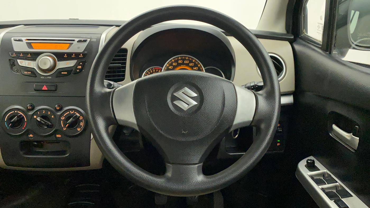 2013 Maruti Wagon R 1.0 VXI, Petrol, Manual, 39,270 km, Steering Wheel Close Up