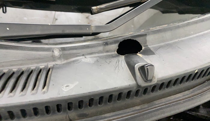 2013 Maruti Wagon R 1.0 VXI, Petrol, Manual, 39,270 km, Bonnet (hood) - Cowl vent panel has minor damage