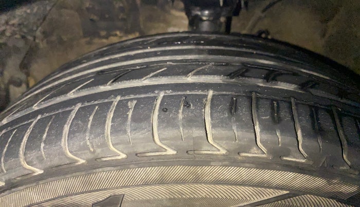 2015 Hyundai Verna FLUIDIC 4S 1.6 VTVT S(O), Petrol, Manual, 77,566 km, Left Front Tyre Tread