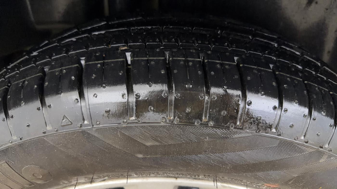 2015 Maruti Ciaz ZXI AT, Petrol, Automatic, 23,719 km, Right Rear Tyre Tread