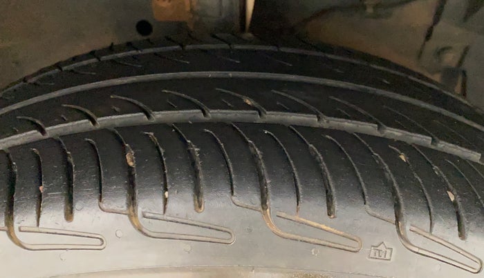 2012 Maruti Swift Dzire ZXI, Petrol, Manual, 96,796 km, Right Front Tyre Tread