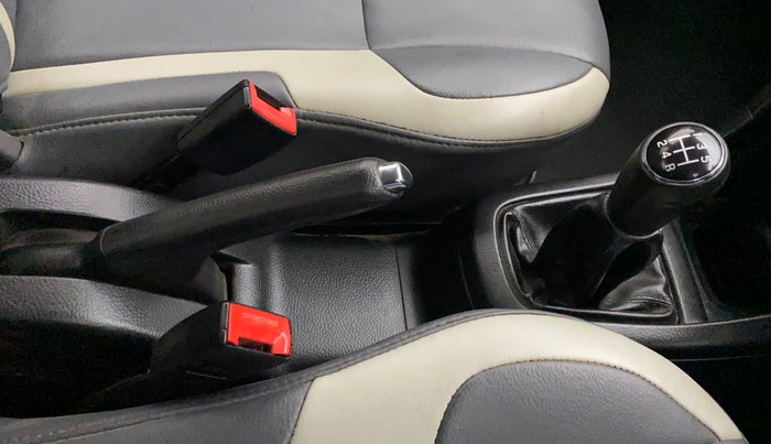 2012 Maruti Swift VXI, Petrol, Manual, 80,825 km, Gear Lever