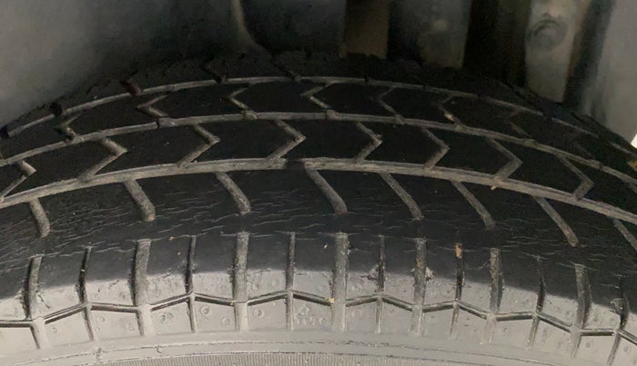 2012 Maruti Swift VXI, Petrol, Manual, 80,825 km, Left Rear Tyre Tread
