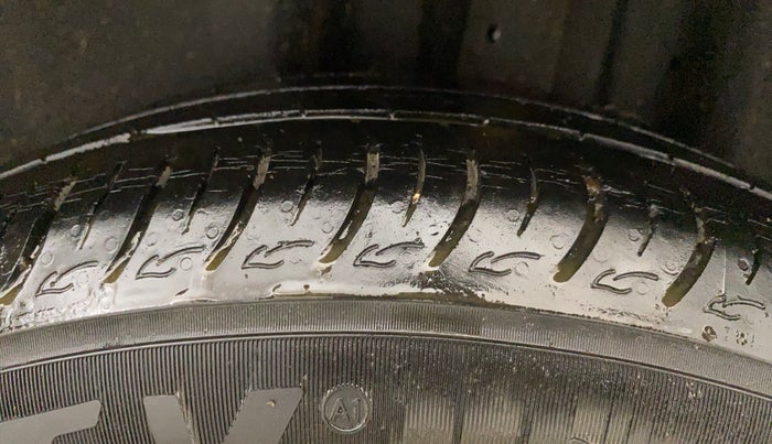 2017 Skoda Rapid AMBITION 1.6 MPI MT, Petrol, Manual, 1,19,944 km, Left Rear Tyre Tread