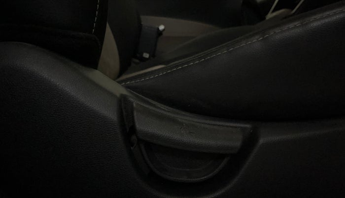 2016 Hyundai Grand i10 SPORTZ 1.2 KAPPA VTVT, Petrol, Manual, 78,016 km, Driver Side Adjustment Panel