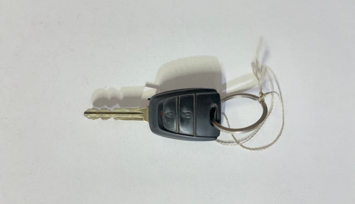 2016 Hyundai Grand i10 SPORTZ 1.2 KAPPA VTVT, Petrol, Manual, 78,016 km, Key Close Up