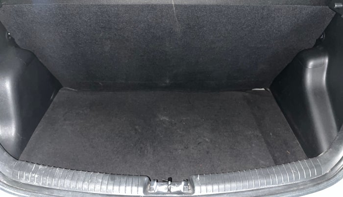 2016 Hyundai Grand i10 SPORTZ 1.2 KAPPA VTVT, Petrol, Manual, 78,016 km, Boot Inside