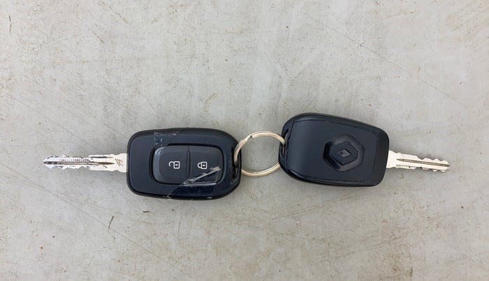 2021 Renault TRIBER RXT, Petrol, Manual, 21,342 km, Key Close Up