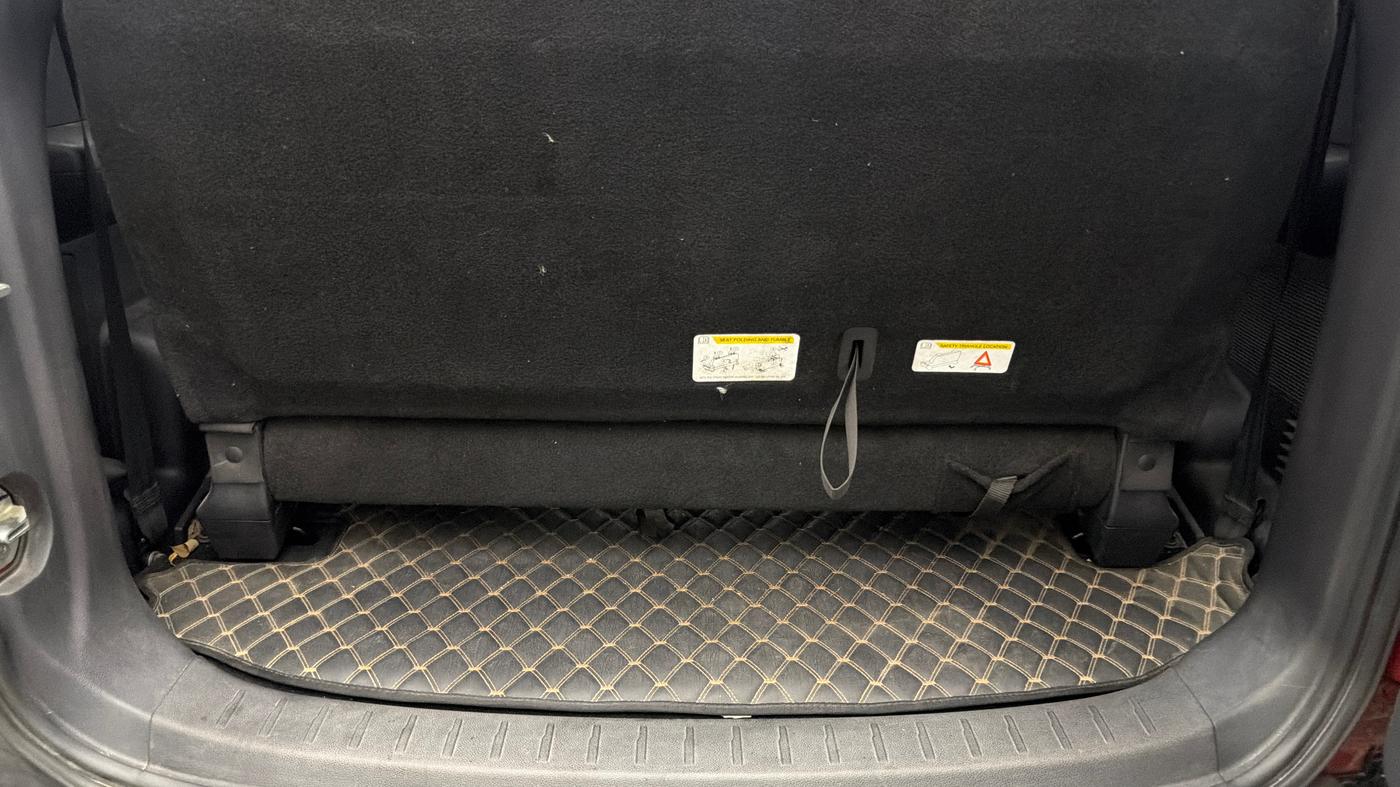 2024 Mahindra SCORPIO-N Z8 L PETROL AT 7 STR, Petrol, Automatic, 32,320 km, Boot Inside