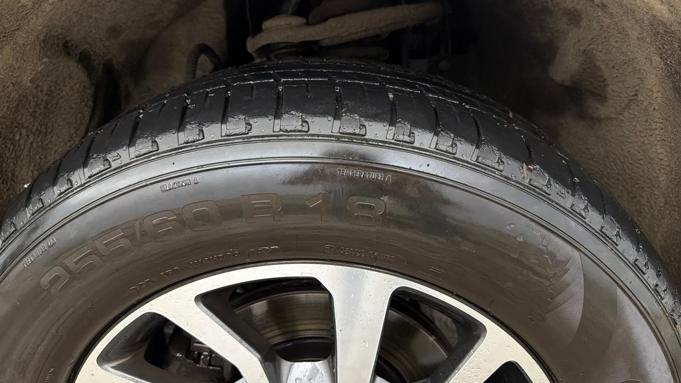 2024 Mahindra SCORPIO-N Z8 L PETROL AT 7 STR, Petrol, Automatic, 32,320 km, Right Front Tyre Tread