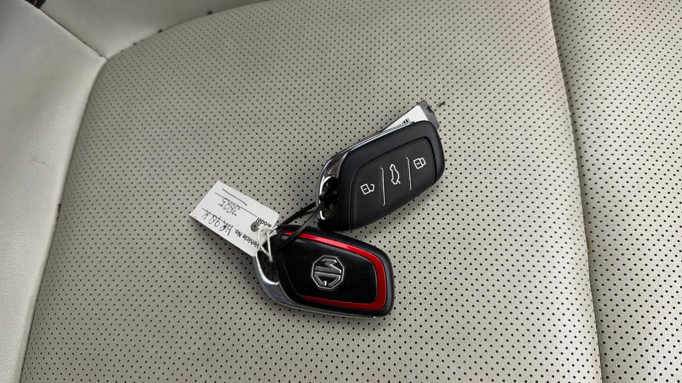 2023 MG ASTOR SHARP 1.5 CVT, Petrol, Automatic, 36,381 km, Key Close Up