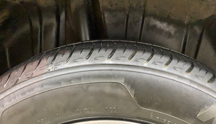 2019 Maruti Ertiga ZXI AT SHVS, Petrol, Automatic, 73,966 km, Right Rear Tyre Tread