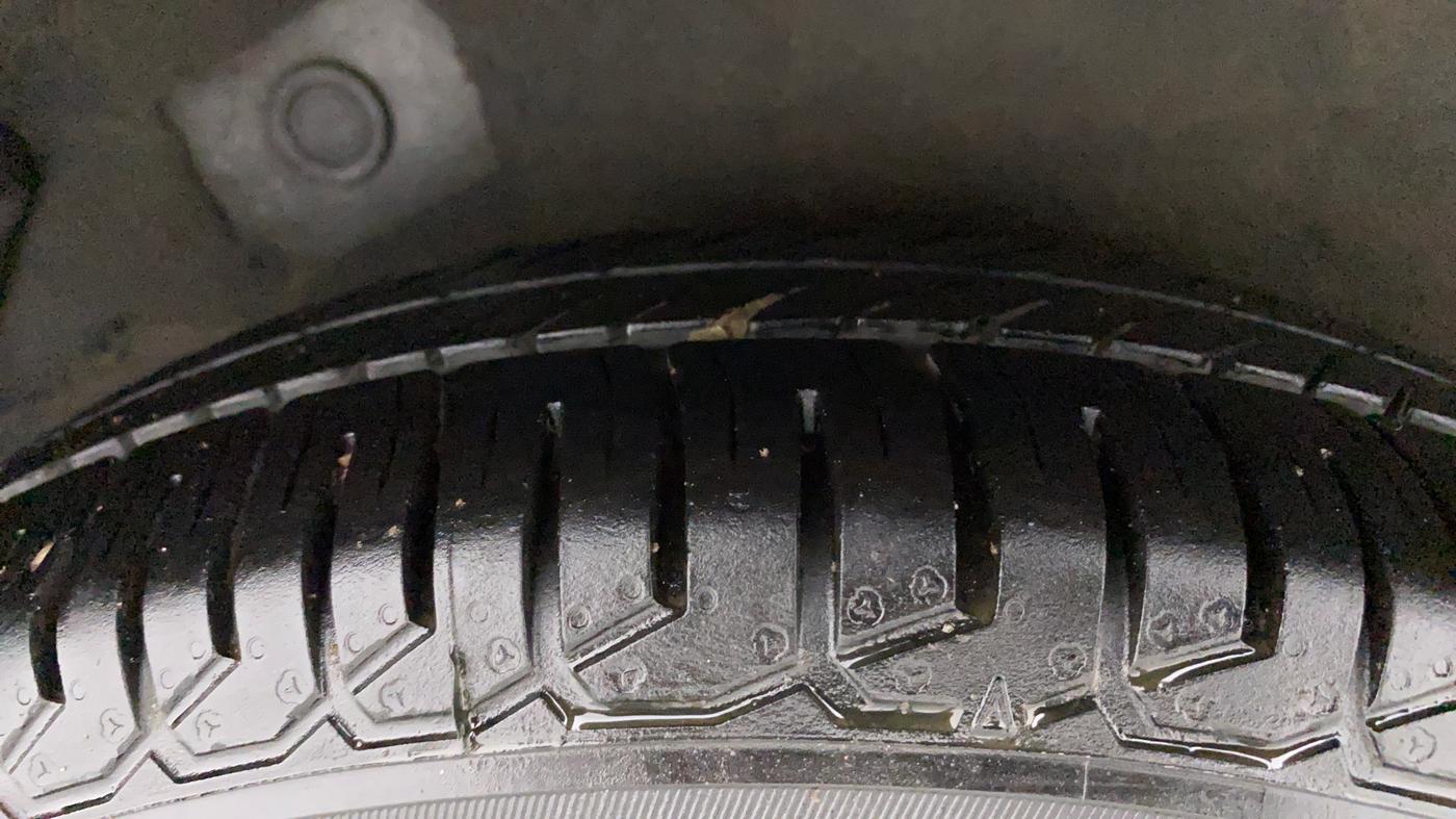 2012 Hyundai i10 ERA 1.1, Petrol, Manual, 60,771 km, Right Rear Tyre Tread