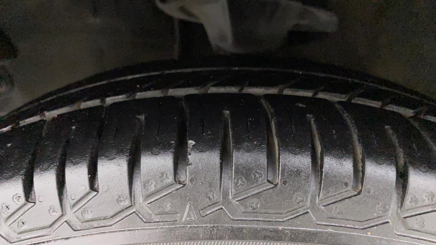 2012 Hyundai i10 ERA 1.1, Petrol, Manual, 60,771 km, Left Front Tyre Tread