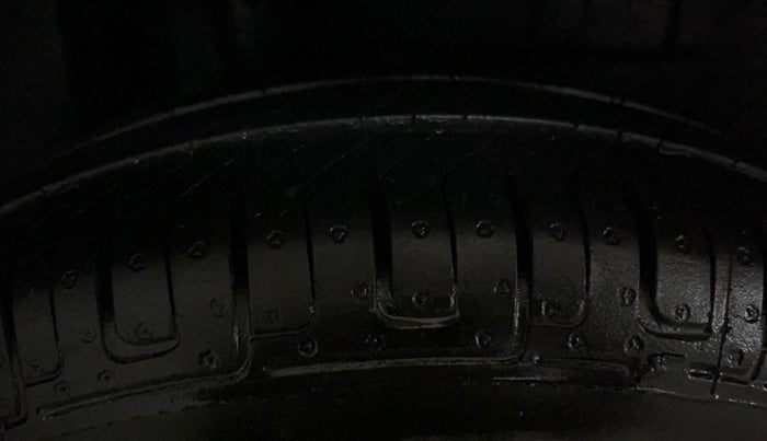 2019 Maruti Dzire VXI, Petrol, Manual, 61,014 km, Right Rear Tyre Tread