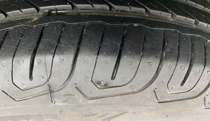 2012 Volkswagen Polo COMFORTLINE 1.2L PETROL, Petrol, Manual, 31,125 km, Left Rear Tyre Tread