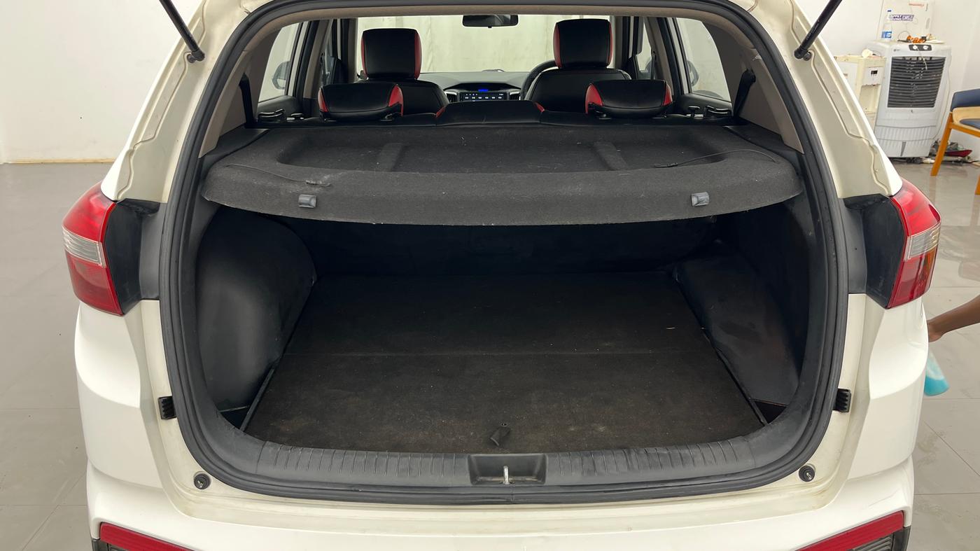 2017 Hyundai Creta SX PLUS 1.6 PETROL, Petrol, Manual, 84,654 km, Boot Inside