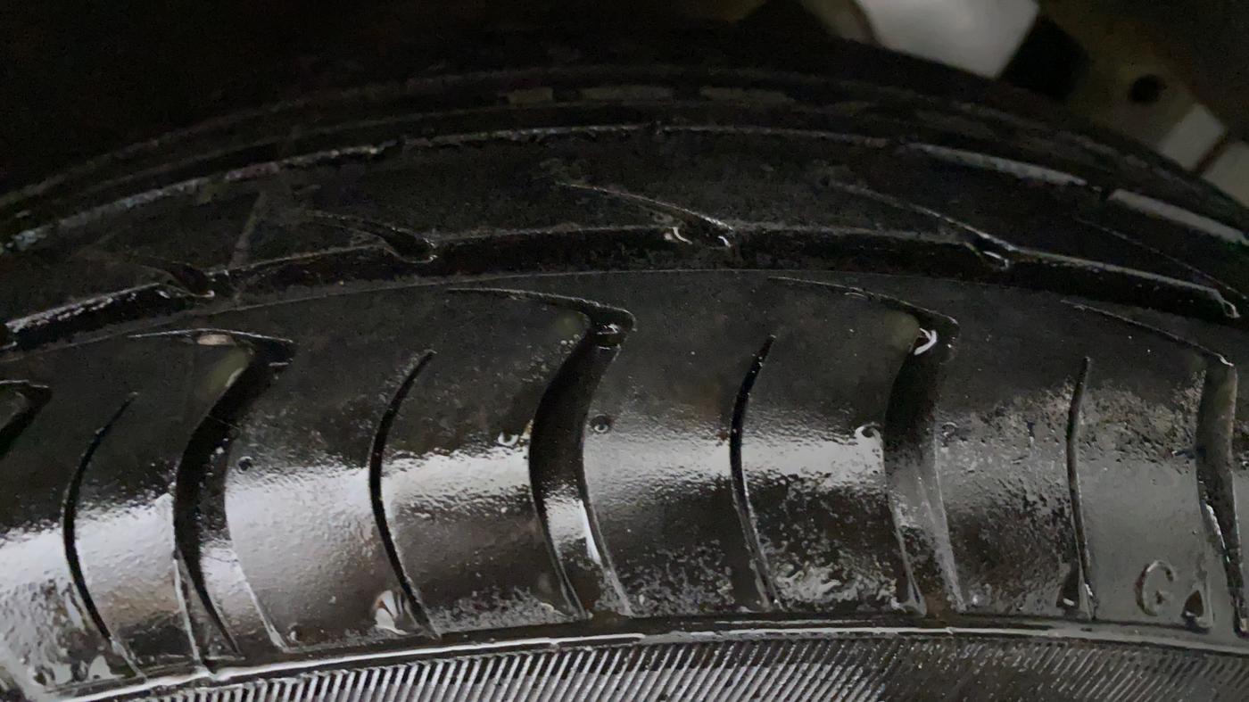 2018 Hyundai Verna 1.6 SX VTVT AT (O), Petrol, Automatic, 37,483 km, Left Rear Tyre Tread