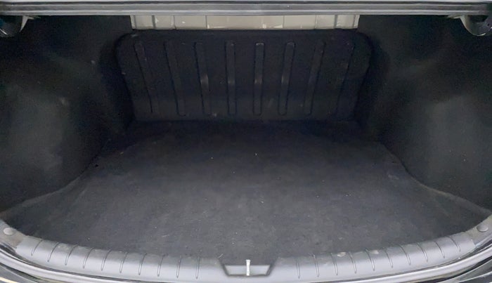 2018 Hyundai Verna 1.6 SX VTVT AT (O), Petrol, Automatic, 37,483 km, Boot Inside