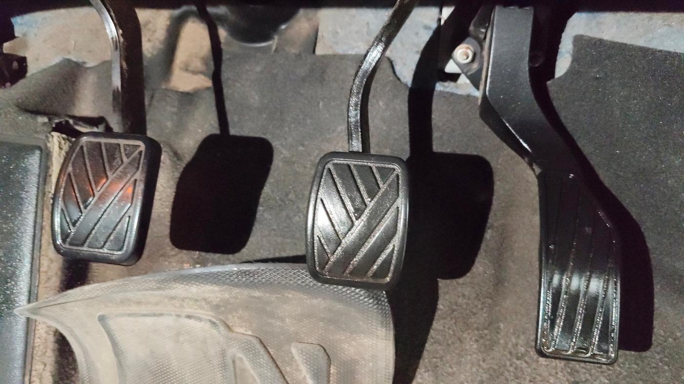 2023 Maruti Grand Vitara DELTA CNG, CNG, Manual, 40,317 km, Pedals
