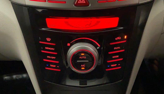 2019 Mahindra XUV300 W8 1.5 DIESEL AMT, Diesel, Automatic, 40,796 km, Automatic Climate Control