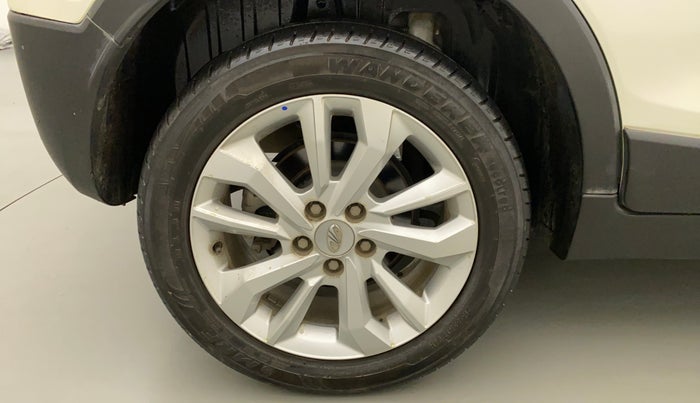 2019 Mahindra XUV300 W8 1.5 DIESEL AMT, Diesel, Automatic, 40,796 km, Right Rear Wheel