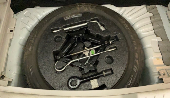 2019 Mahindra XUV300 W8 1.5 DIESEL AMT, Diesel, Automatic, 40,796 km, Spare Tyre