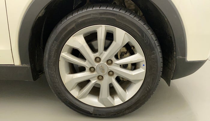 2019 Mahindra XUV300 W8 1.5 DIESEL AMT, Diesel, Automatic, 40,796 km, Right Front Wheel