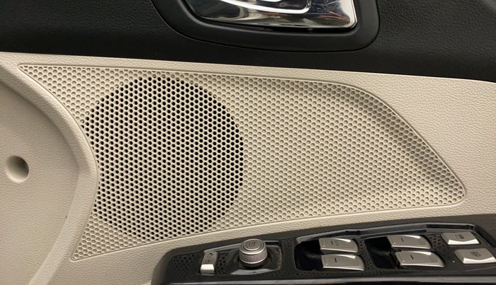 2019 Mahindra XUV300 W8 1.5 DIESEL AMT, Diesel, Automatic, 40,796 km, Speaker