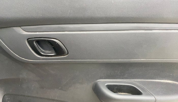 2015 Renault Kwid RXT 0.8, Petrol, Manual, 34,594 km, Driver Side Door Panels Control