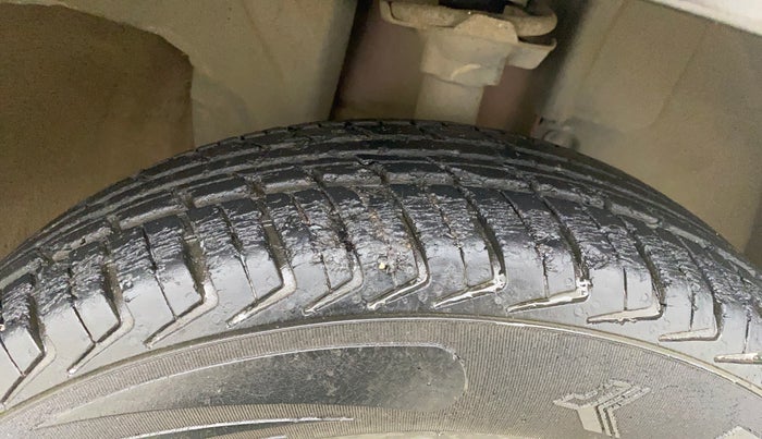 2015 Renault Kwid RXT 0.8, Petrol, Manual, 34,594 km, Right Front Tyre Tread