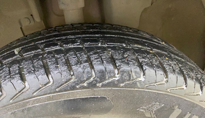 2015 Renault Kwid RXT 0.8, Petrol, Manual, 34,594 km, Left Front Tyre Tread