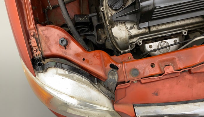 2012 Maruti Alto K10 VXI, Petrol, Manual, 44,357 km, Right headlight - Clamp has minor damage