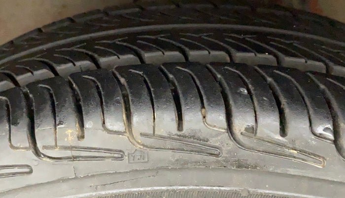 2012 Maruti Alto K10 VXI, Petrol, Manual, 44,357 km, Left Front Tyre Tread