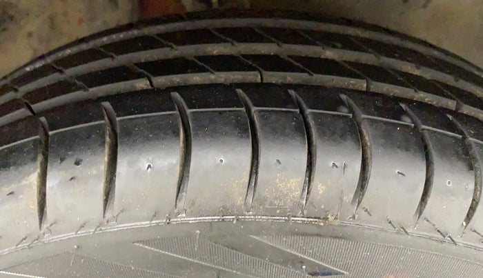 2012 Maruti Alto K10 VXI, Petrol, Manual, 44,357 km, Right Front Tyre Tread