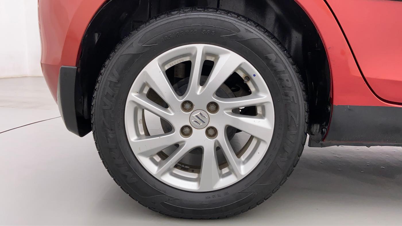 2012 Maruti Swift ZXI D, Petrol, Manual, 45,571 km, Right Rear Wheel
