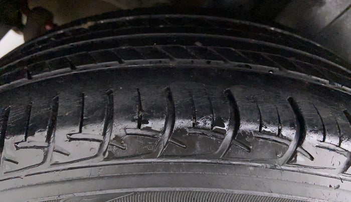 2012 Maruti Swift ZXI D, Petrol, Manual, 45,571 km, Right Rear Tyre Tread