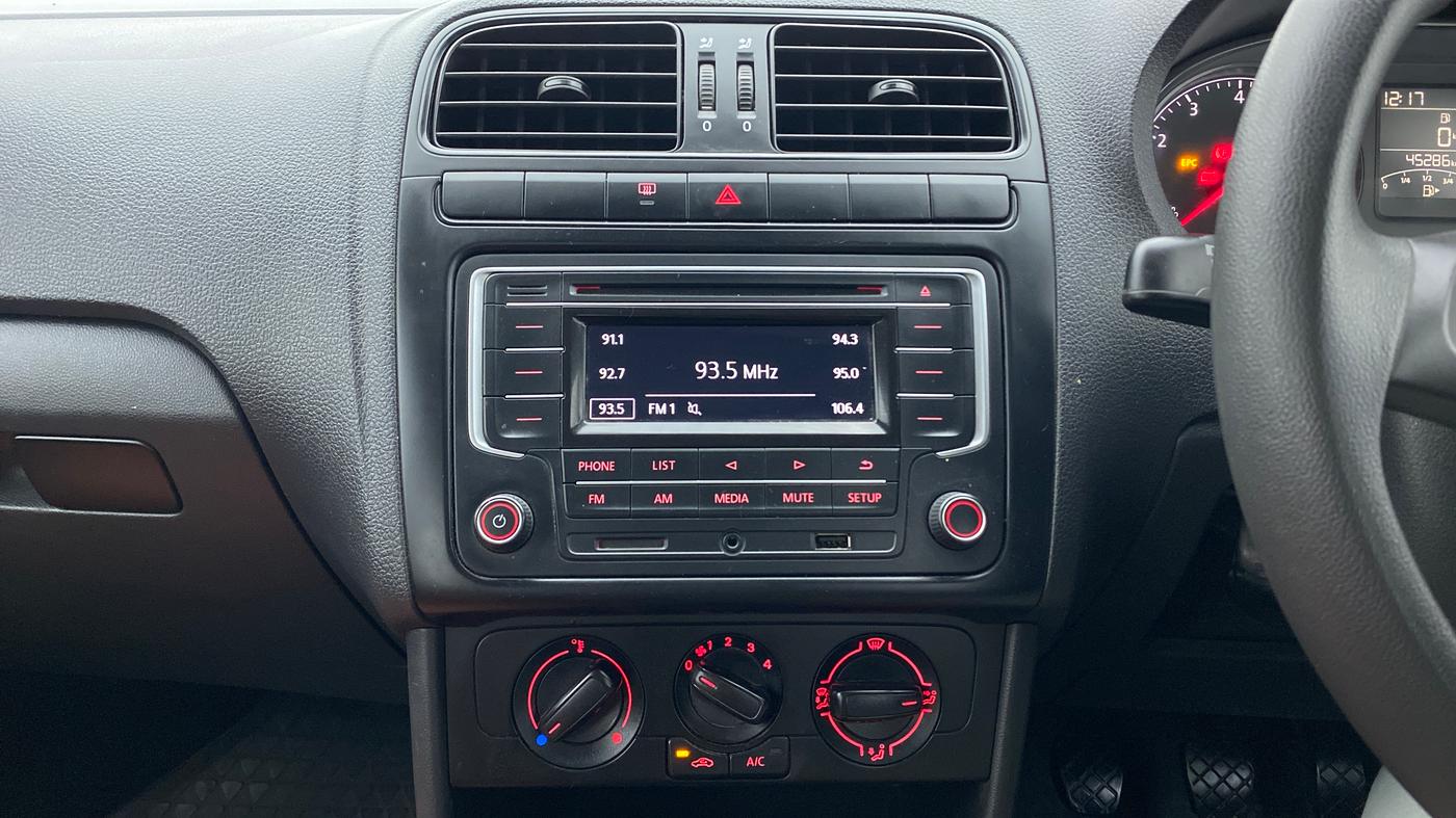 2018 Volkswagen Polo COMFORTLINE 1.0 PETROL, Petrol, Manual, 45,286 km, Air Conditioner
