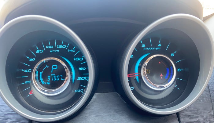 2017 Mahindra XUV500 W10 AT, Diesel, Automatic, 91,905 km, Odometer Image