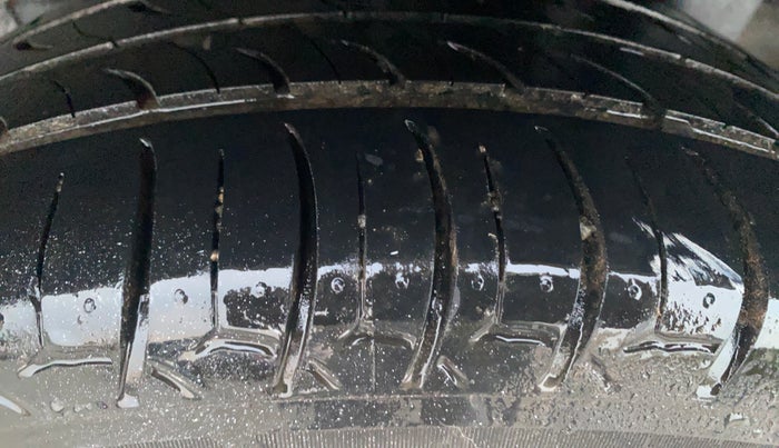 2017 Hyundai Elite i20 ASTA 1.2 DUAL TONE, Petrol, Manual, 58,548 km, Left Rear Tyre Tread