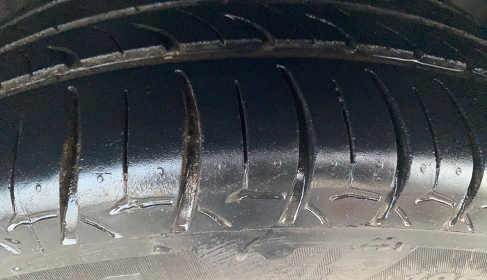 2017 Hyundai Elite i20 ASTA 1.2 DUAL TONE, Petrol, Manual, 58,548 km, Right Front Tyre Tread