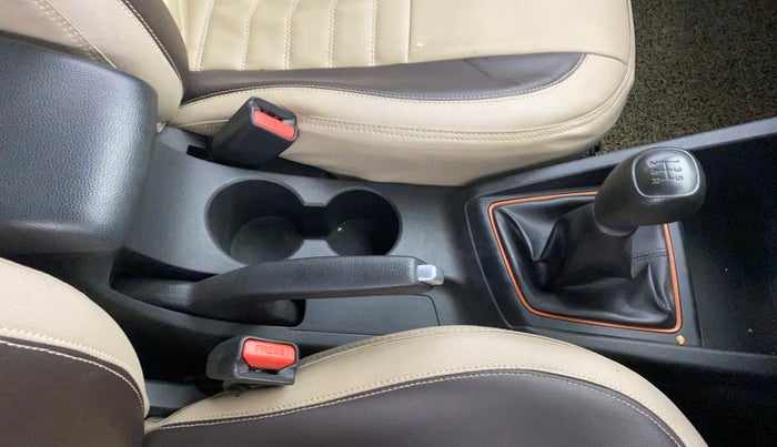 2017 Hyundai Elite i20 ASTA 1.2 DUAL TONE, Petrol, Manual, 58,548 km, Gear Lever