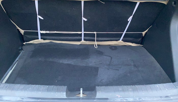 2017 Hyundai Elite i20 ASTA 1.2 DUAL TONE, Petrol, Manual, 58,548 km, Boot Inside