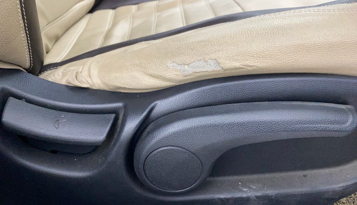 2017 Hyundai Elite i20 ASTA 1.2 DUAL TONE, Petrol, Manual, 58,548 km, Driver Side Adjustment Panel