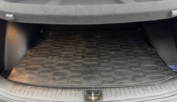 2021 KIA SELTOS HTK PLUS 1.5 DIESEL, Diesel, Manual, 1,07,115 km, Boot Inside