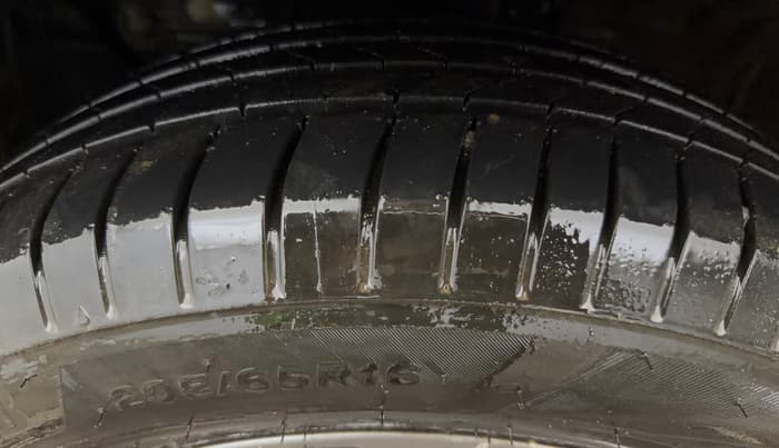 2021 KIA SELTOS HTK PLUS 1.5 DIESEL, Diesel, Manual, 1,07,115 km, Left Front Tyre Tread