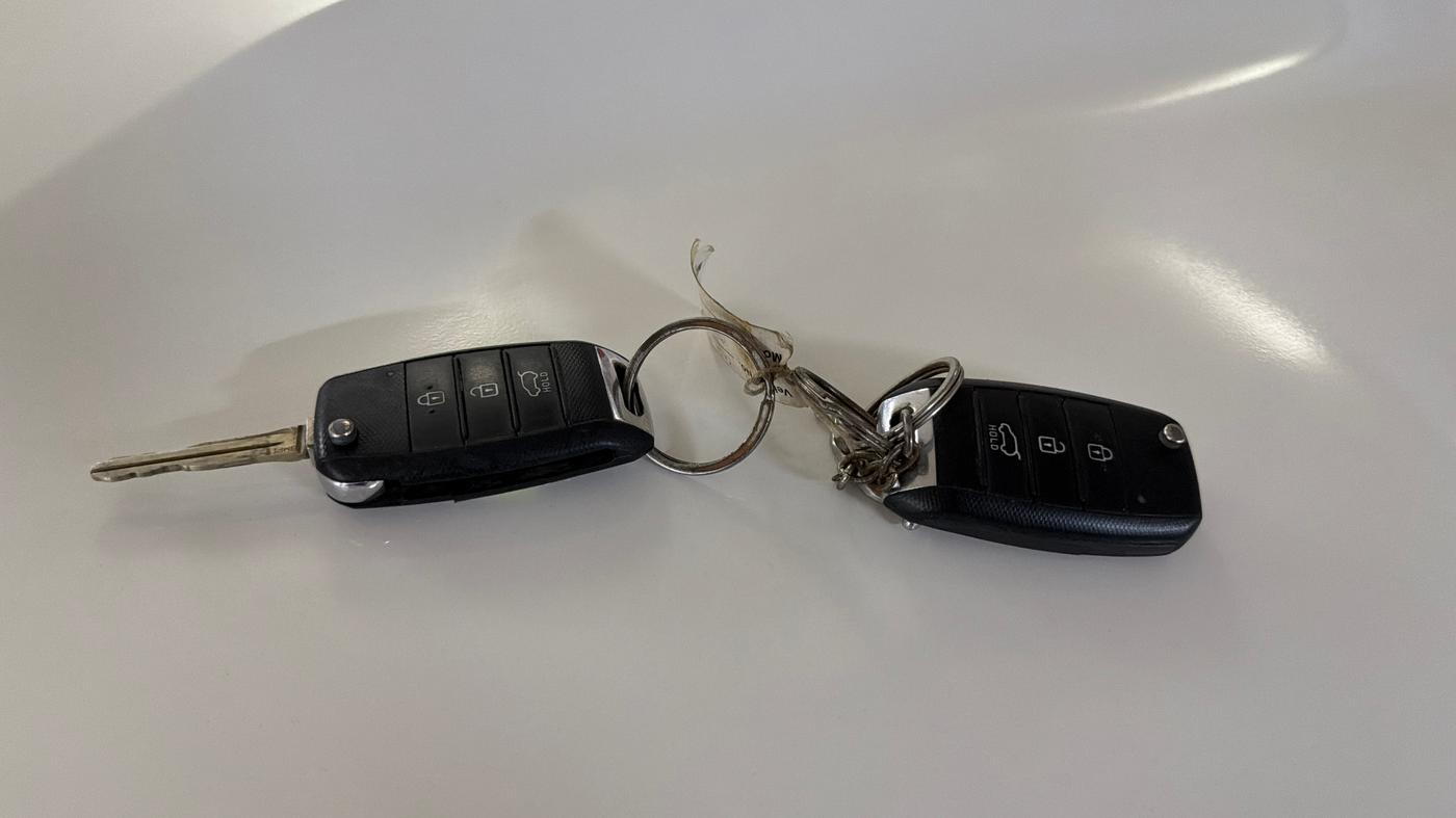 2021 KIA SONET HTK PLUS 1.0 IMT, Petrol, Manual, 53,637 km, Key Close Up