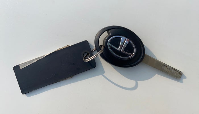 2021 Tata TIGOR XM PETROL, Petrol, Manual, 23,872 km, Key Close Up