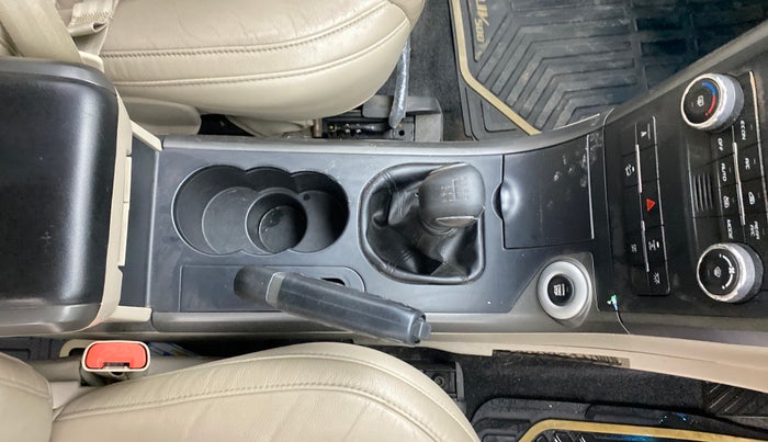 2015 Mahindra XUV500 W10, Diesel, Manual, 1,14,508 km, Gear Lever