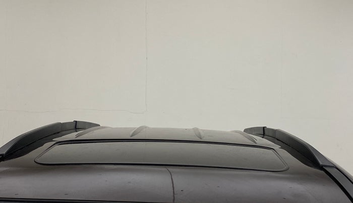 2015 Mahindra XUV500 W10, Diesel, Manual, 1,14,508 km, Moonroof/ Sunroof